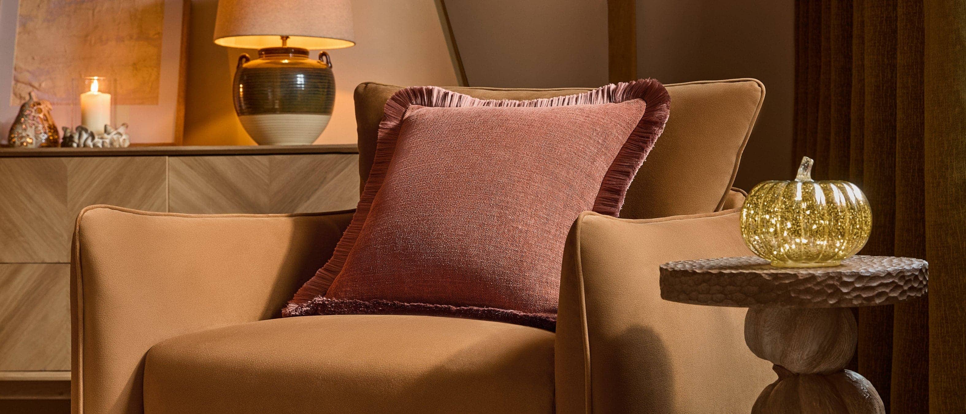 SOFAS & CHAIRS