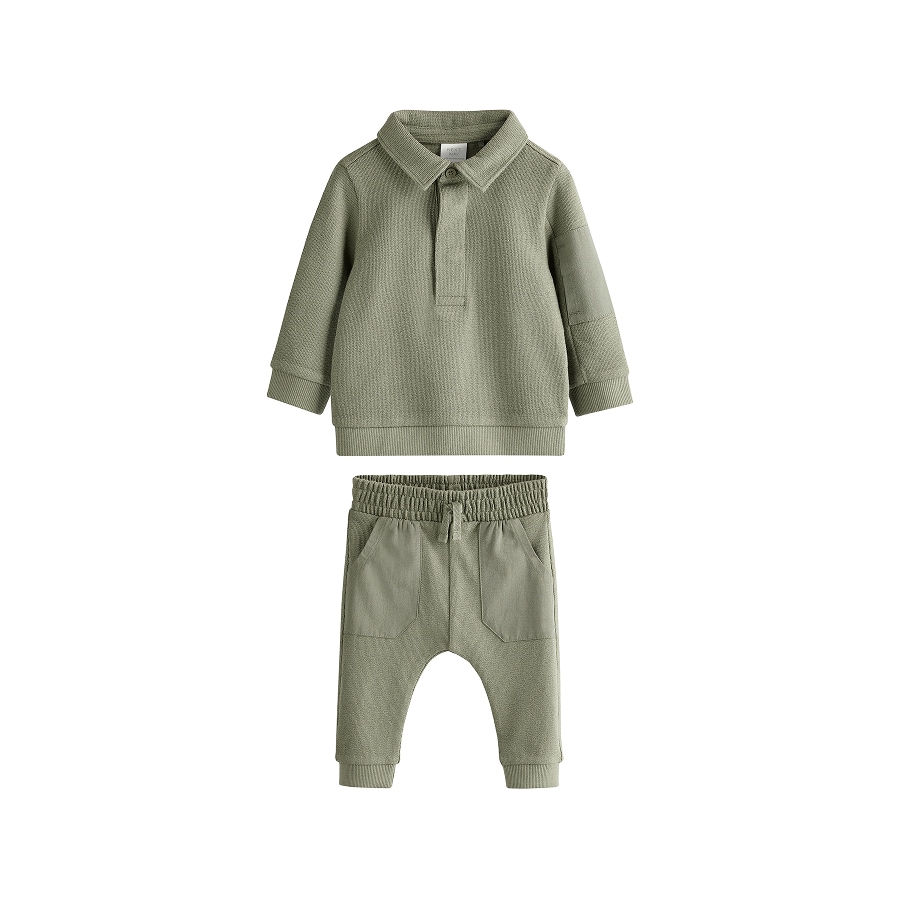 Sets & Outfits