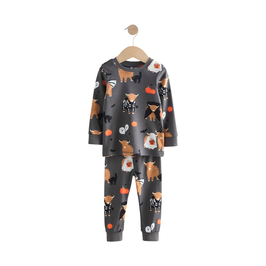 NIGHTWEAR