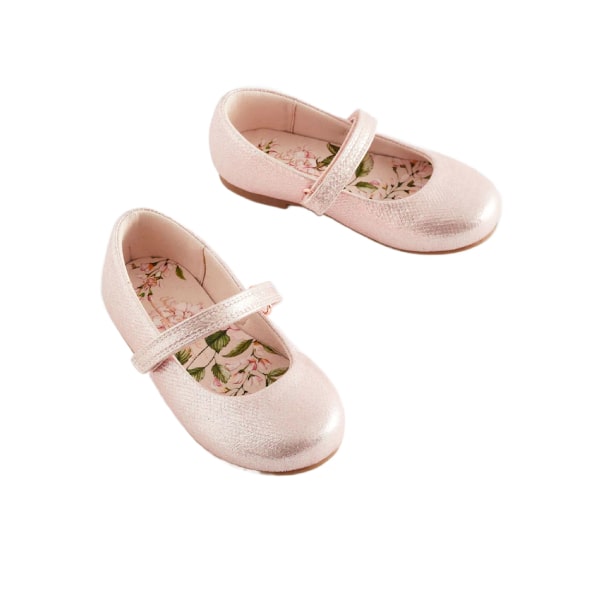 Girls’ shoes